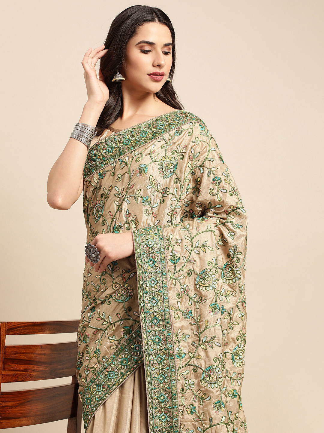 

HERE&NOW Cream-Coloured & Green Ethnic Motifs Silk Blend Saree