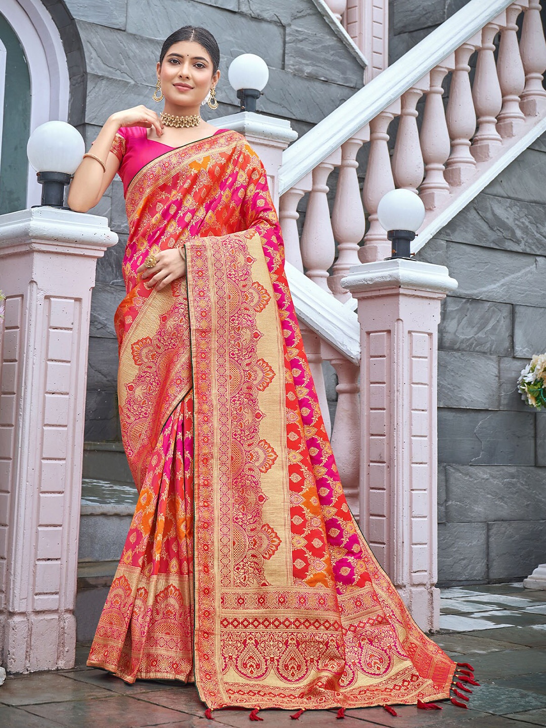 

ODETTE Red & Pink Ethnic Motifs Zari Silk Blend Saree