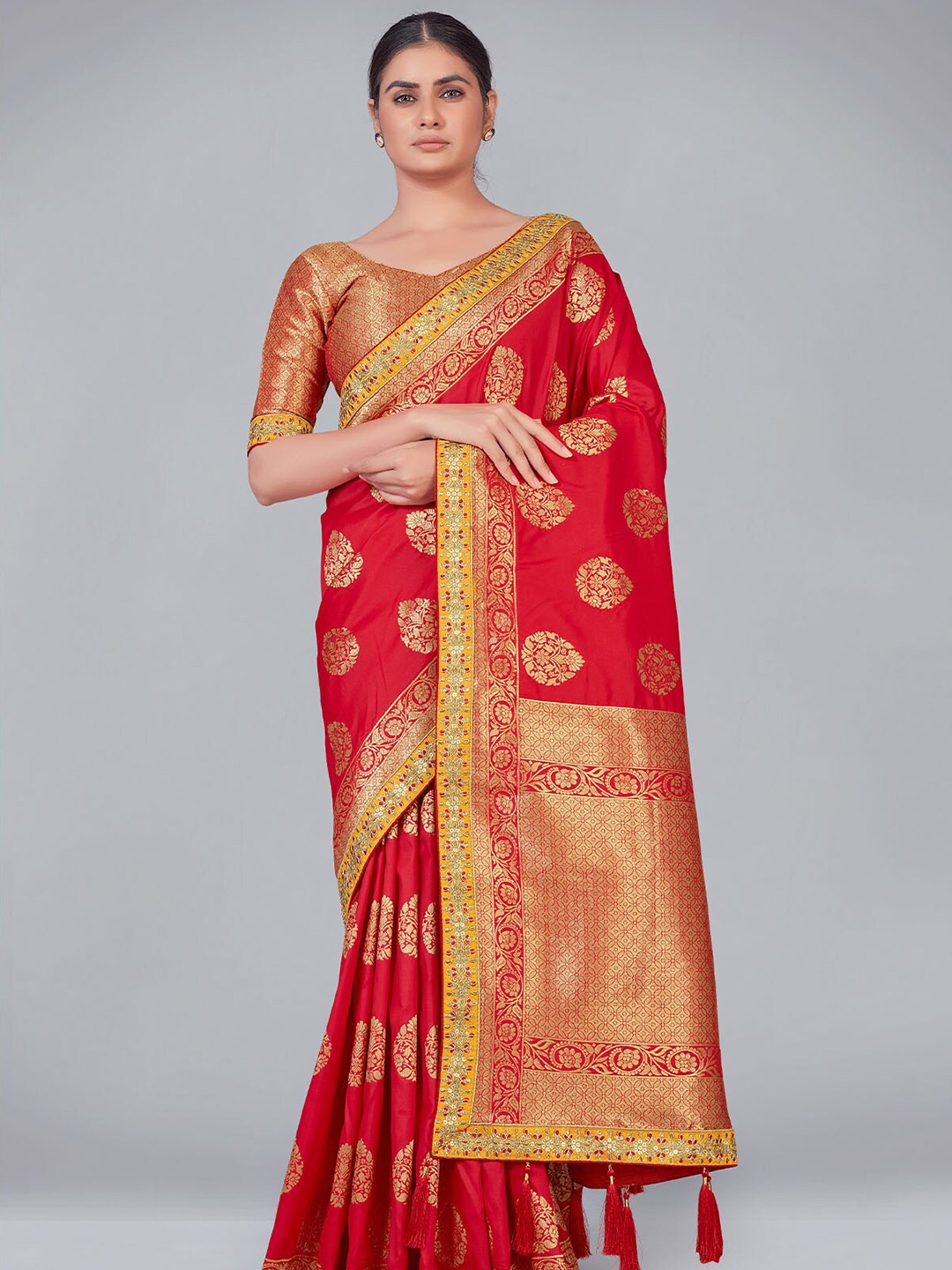 

ODETTE Red & Gold-Toned Ethnic Motifs Zari Silk Blend Saree