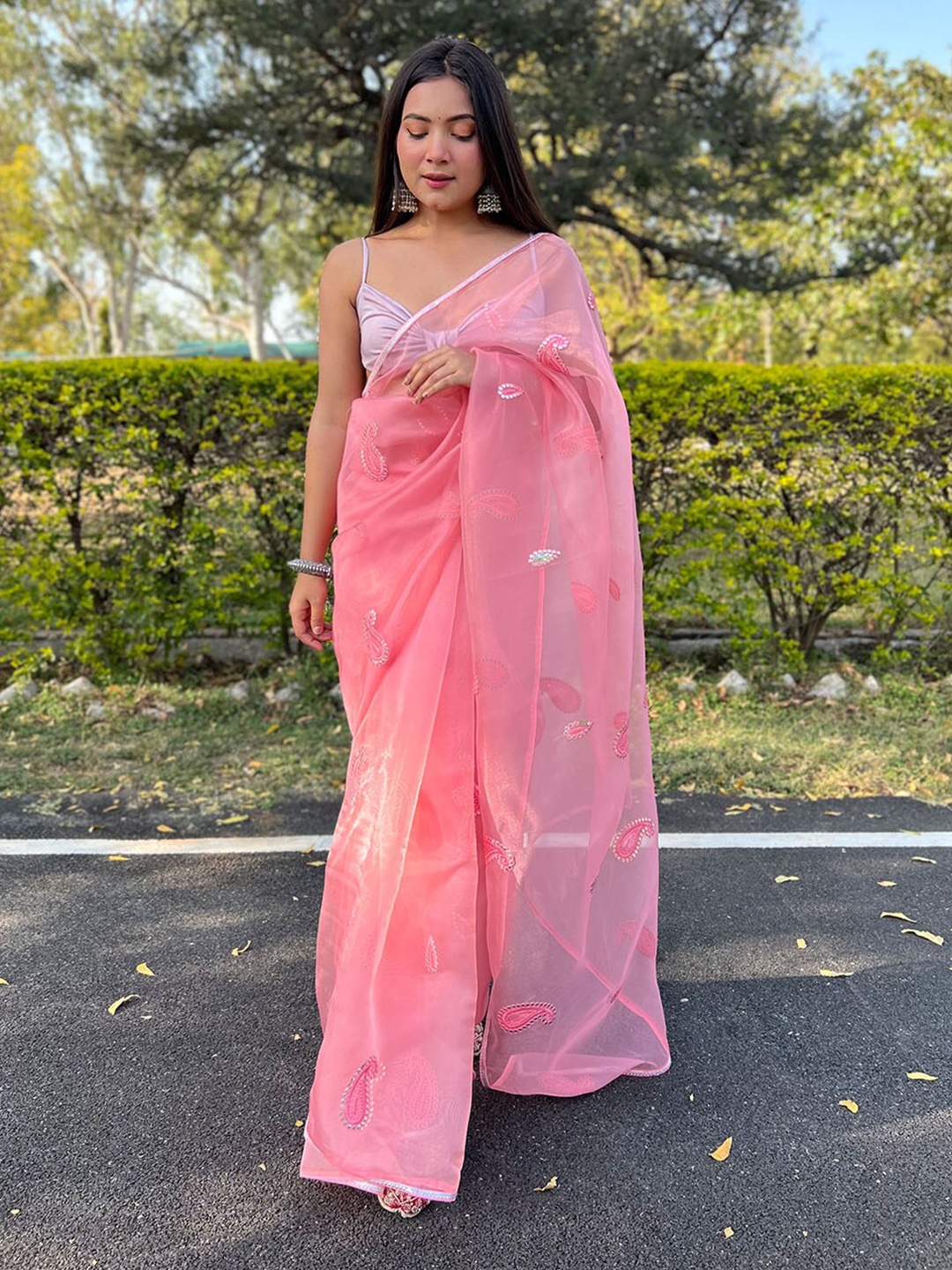 

ODETTE Pink & White Paisley Embroidered Organza Saree