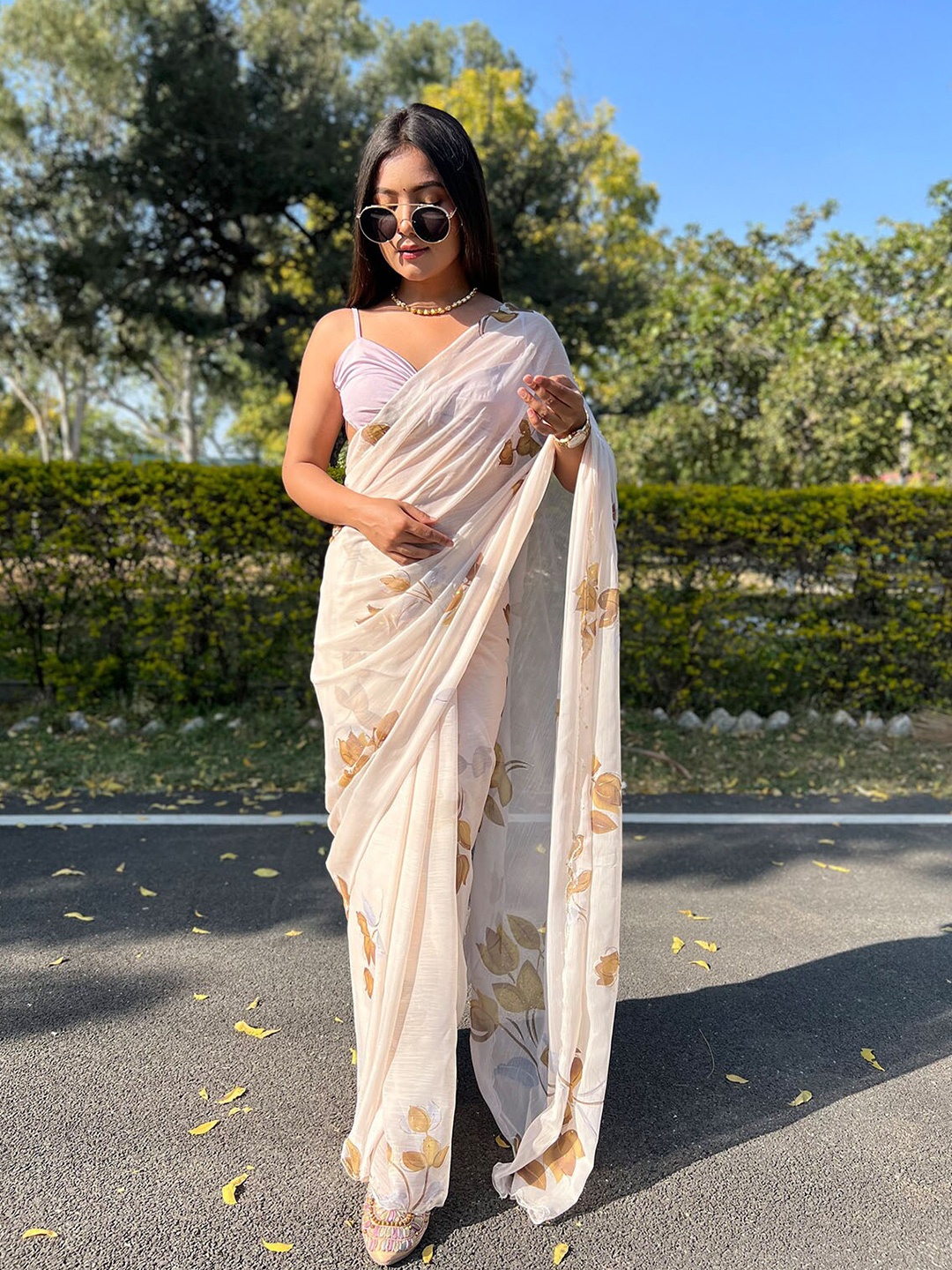 

ODETTE White & Brown Floral Saree