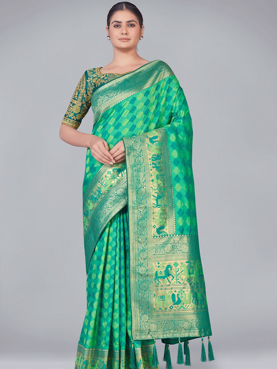

ODETTE Green & Gold-Toned Floral Zari Silk Blend Saree