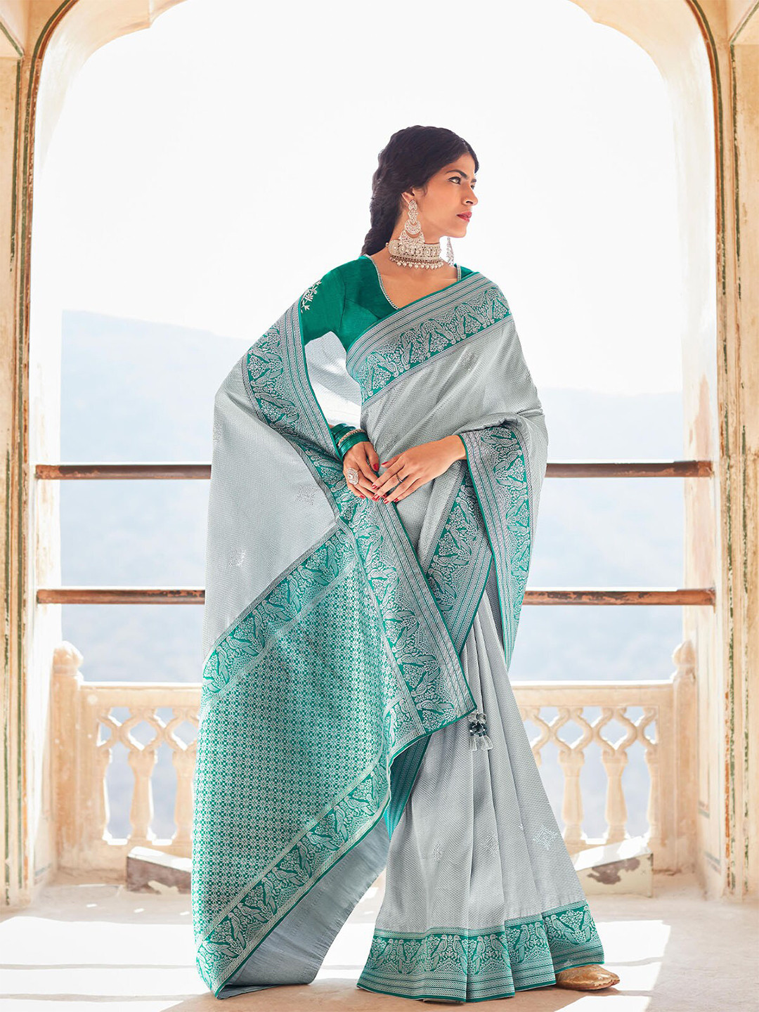 

ODETTE Grey & Green Woven Design Zari Silk Blend Saree