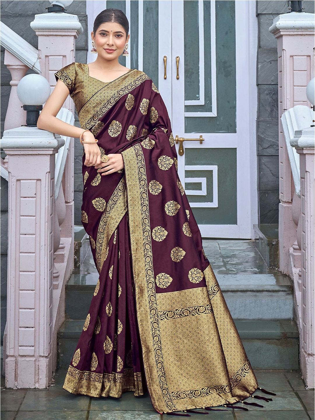 

ODETTE Purple & Gold-Toned Floral Zari Saree