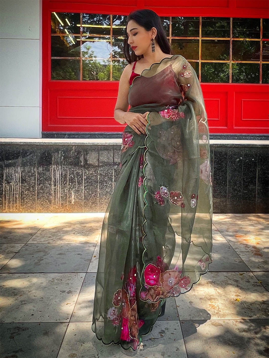 

ODETTE Green & Pink Floral Sequinned Organza Saree