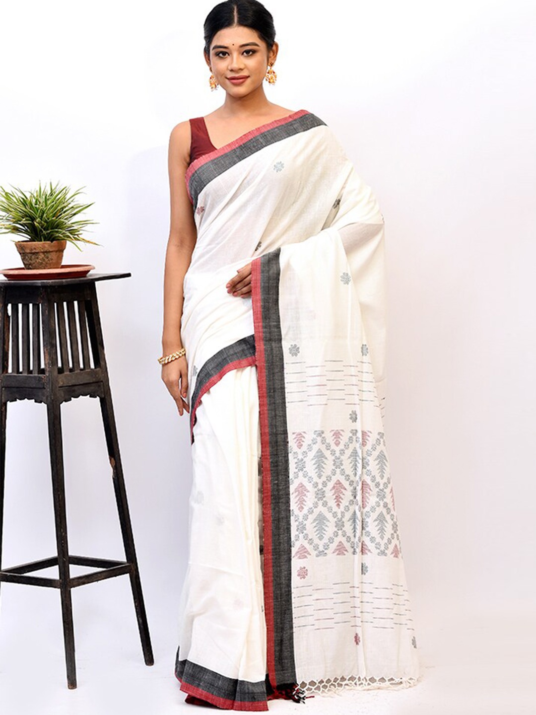 

AllSilks White & Green Floral Silk Blend Saree