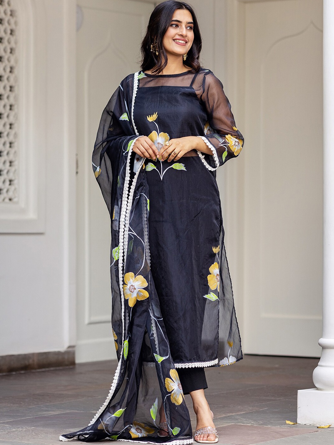 

Ambraee Women Black Floral Printed Kurta with Trousers & Dupatta