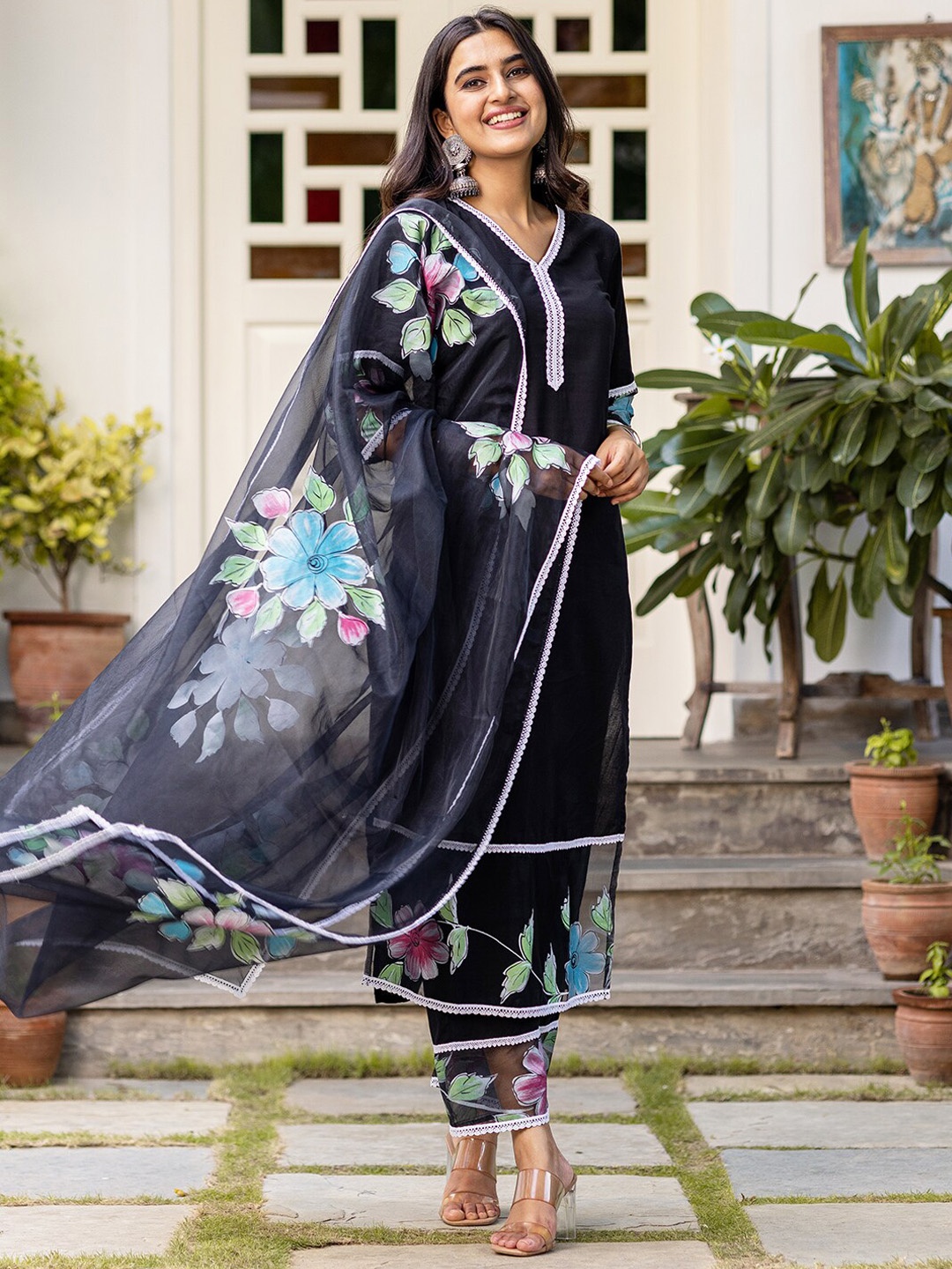 

Ambraee Women Black Floral Printed Kurta with Trousers & Dupatta