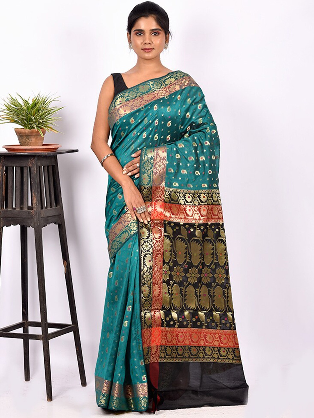 

AllSilks Green & Red Ethnic Motif Zari Silk Cotton Saree