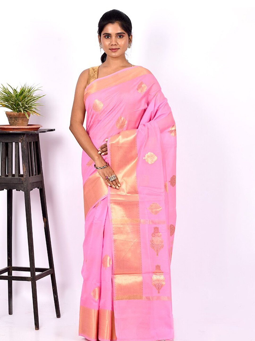 

AllSilks Pink & Gold-Toned Ethnic Motif Zari Pure Cotton Saree