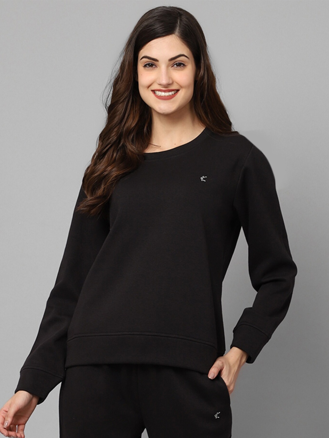 

Kanvin Women Black Cotton Sweatshirt