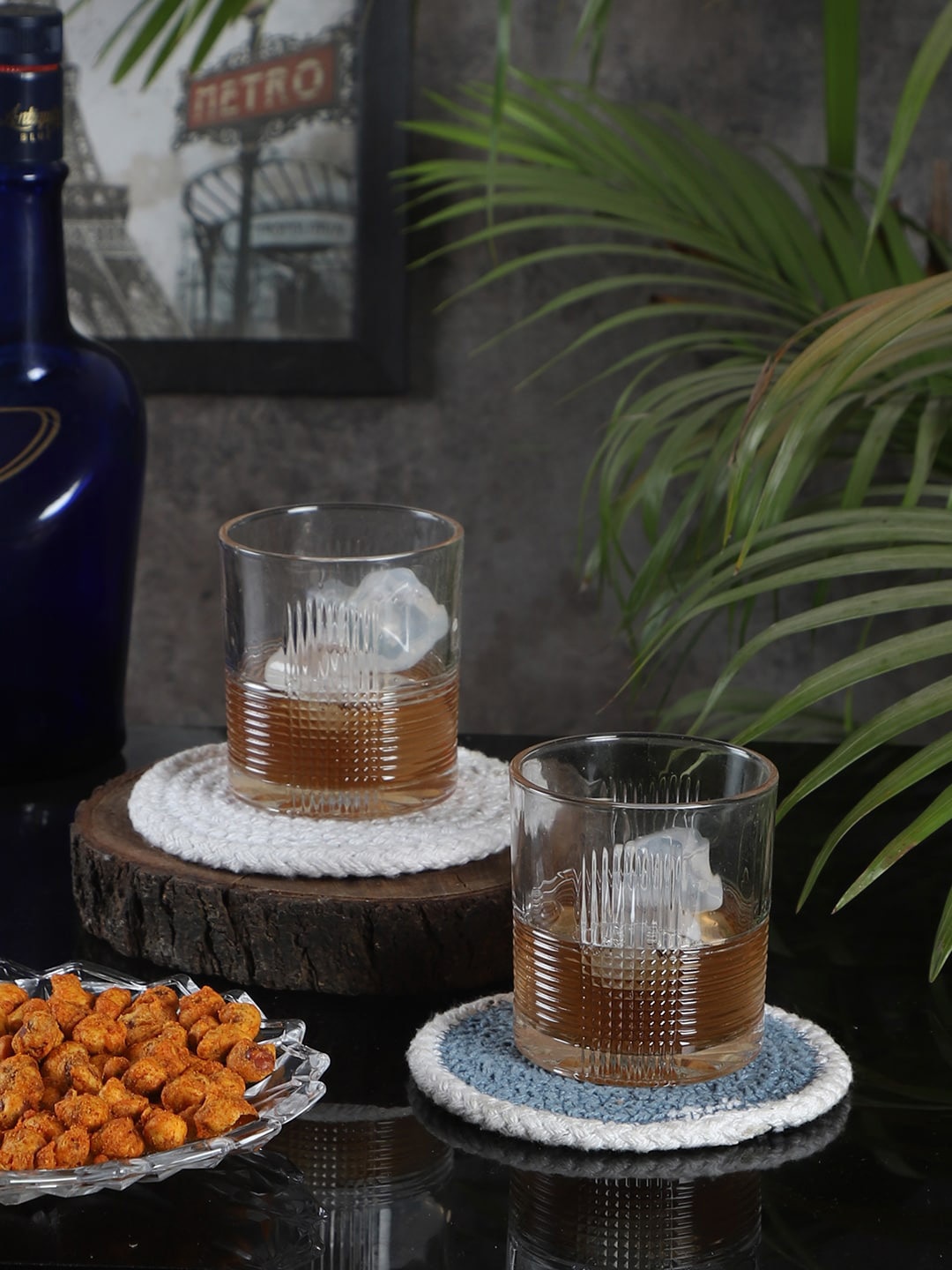 

ceradecoTransparent 6 Pieces Textured Liner Wine Glass Set With Wooden Tray 220 Ml, Transparent