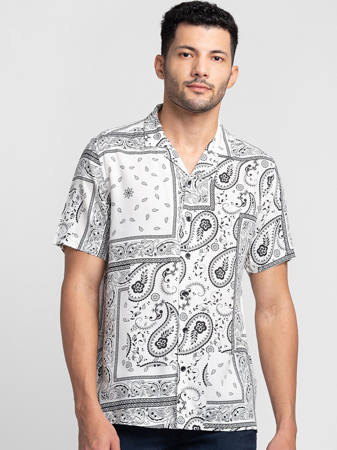 

Globus Men White Comfort Printed Pure Cotton Casual Shirt