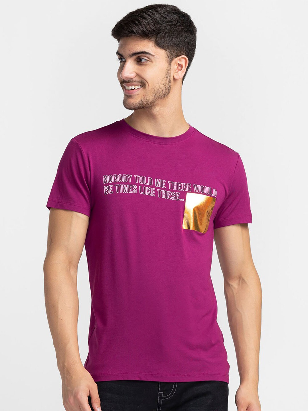 

Globus Men Cotton Magenta Typography Printed T-shirt