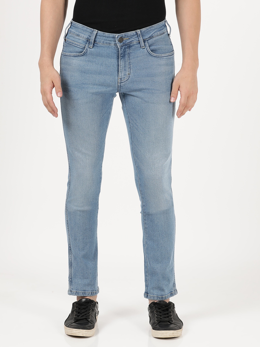 

Wrangler Men Slim Fit Low-Rise Light Fade Stretchable Jeans, Blue