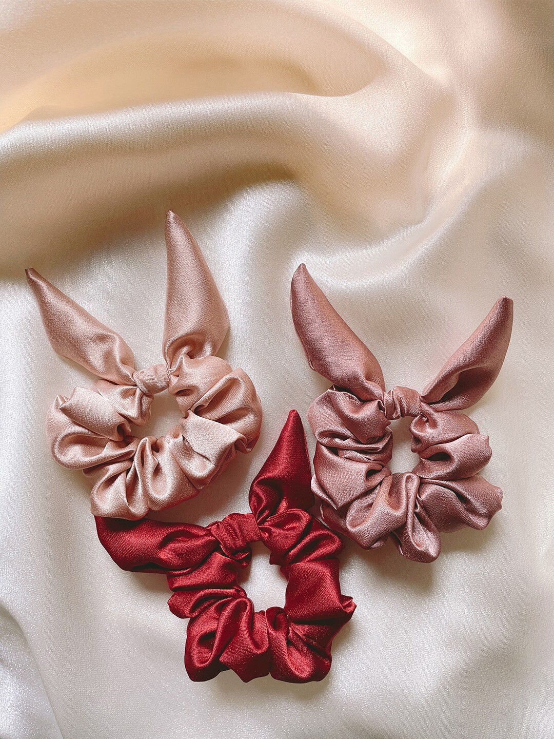

Mueras Women Set of 3 Bow Knot Satin Scrunchies, Maroon