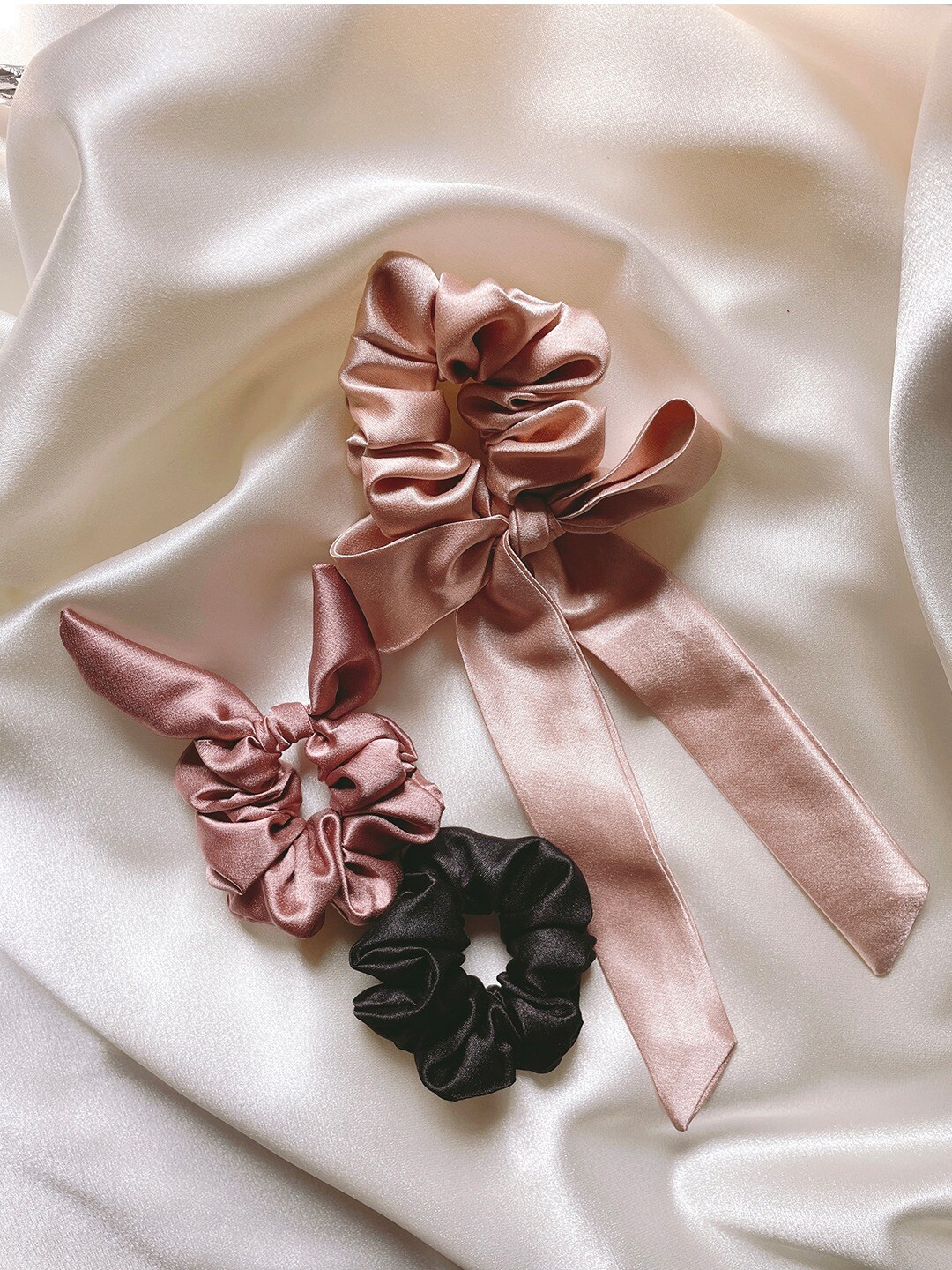 

Mueras Women Set of 3 Scrunchie, Black