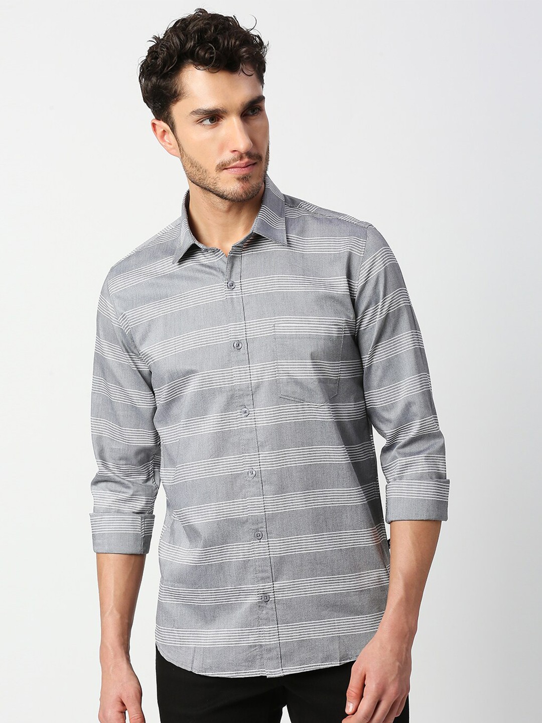 

Solemio Men Grey & White Horizontal Stripes India Slim Fit Pure Cotton Casual Shirt