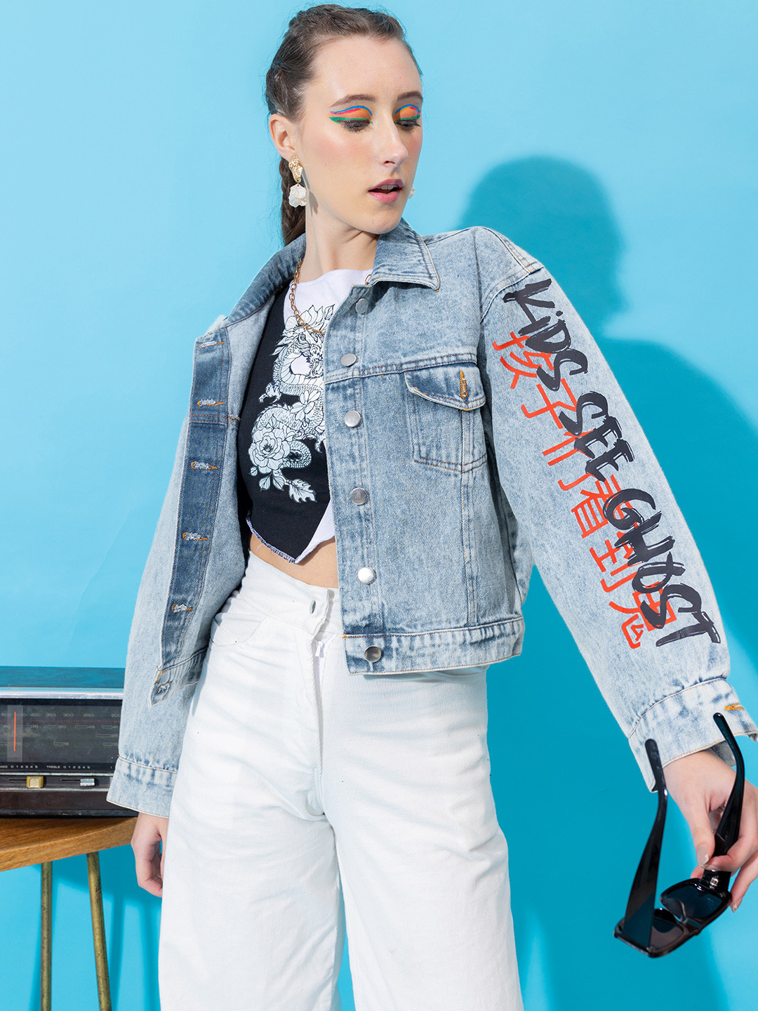 

Stylecast X Hersheinbox Women Cerulean Blue Printed Frayed Hem Denim Jacket