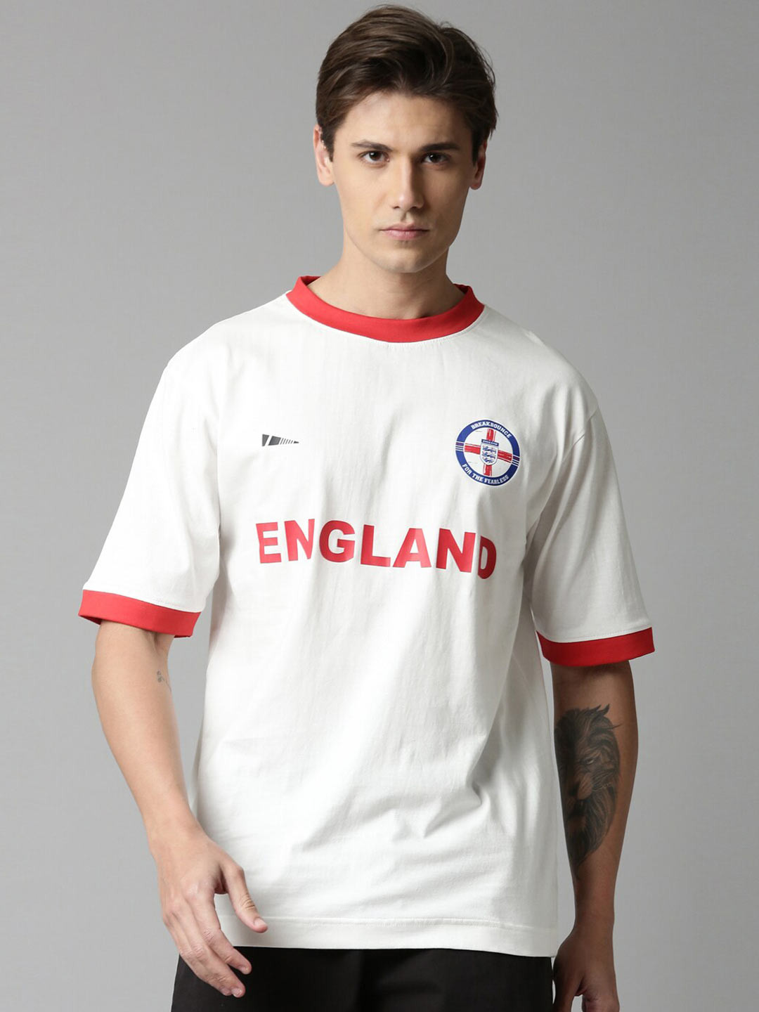

Breakbounce Men White & Red Printed Pure Cotton T-shirt
