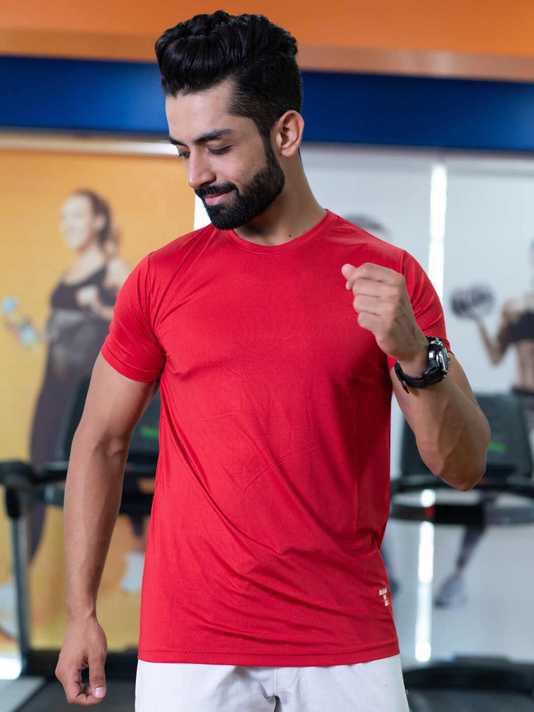 

Tistabene Men Red Solid T-shirt