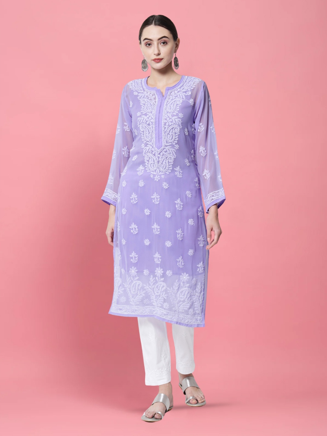 

PARAMOUNT CHIKAN Women Mauve Floral Printed Chikankari Floral Georgette Kurta