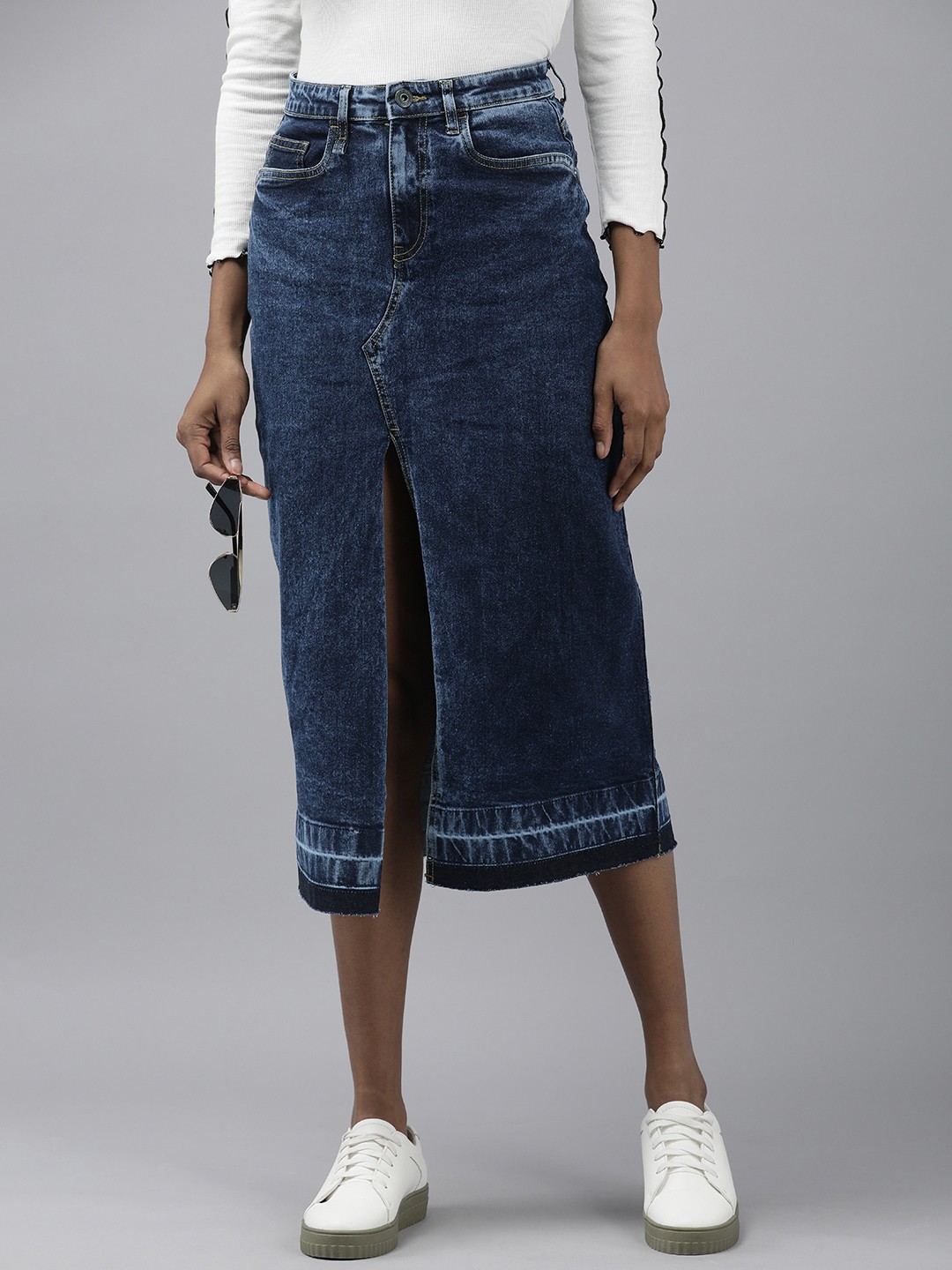 

The Roadster Life Co. Women Acid Wash Mid-Rise Denim Straight Skirt With High-Slit, Blue