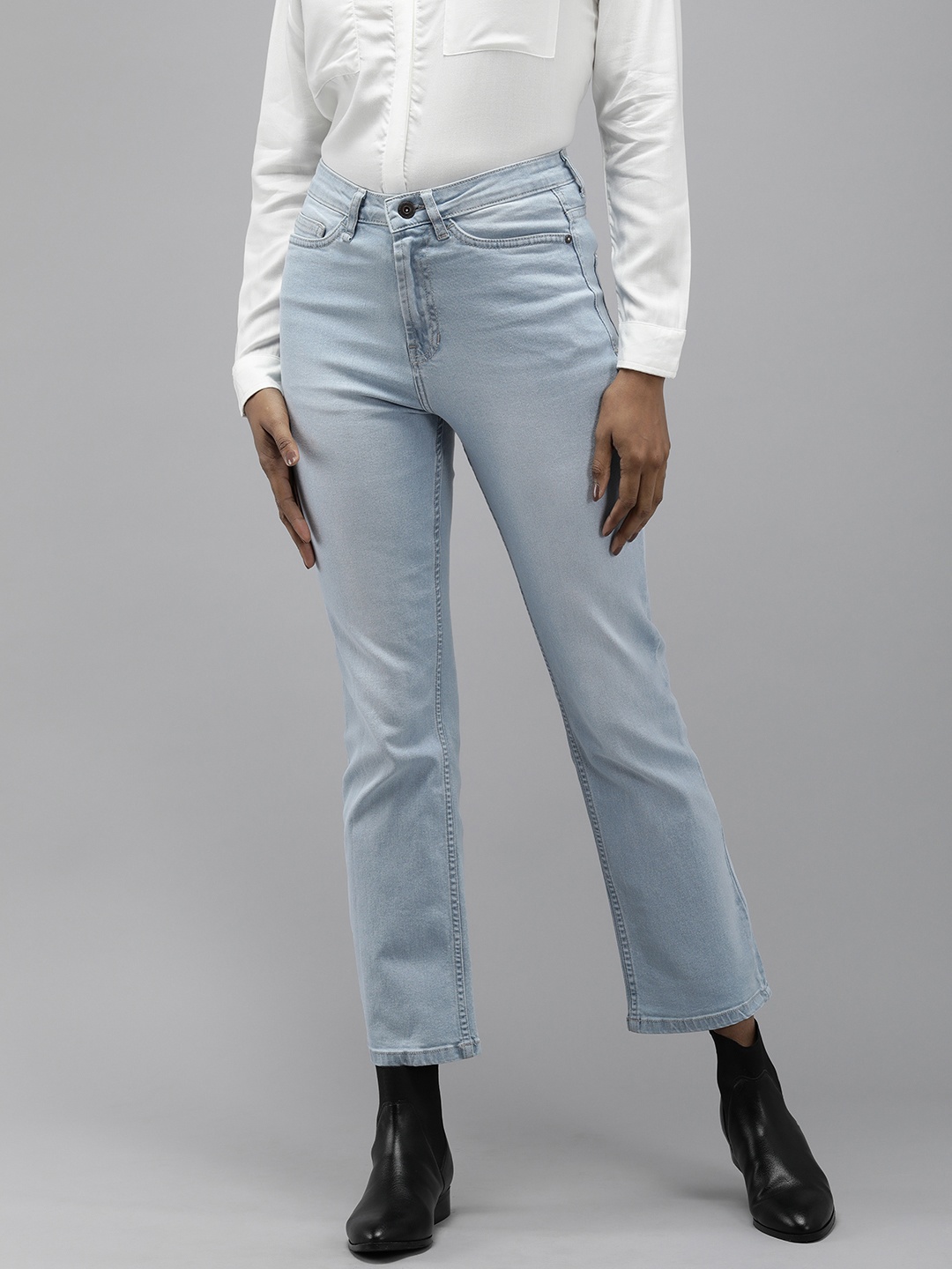 

The Roadster Life Co. Women Straight Fit Stretchable Jeans, Blue