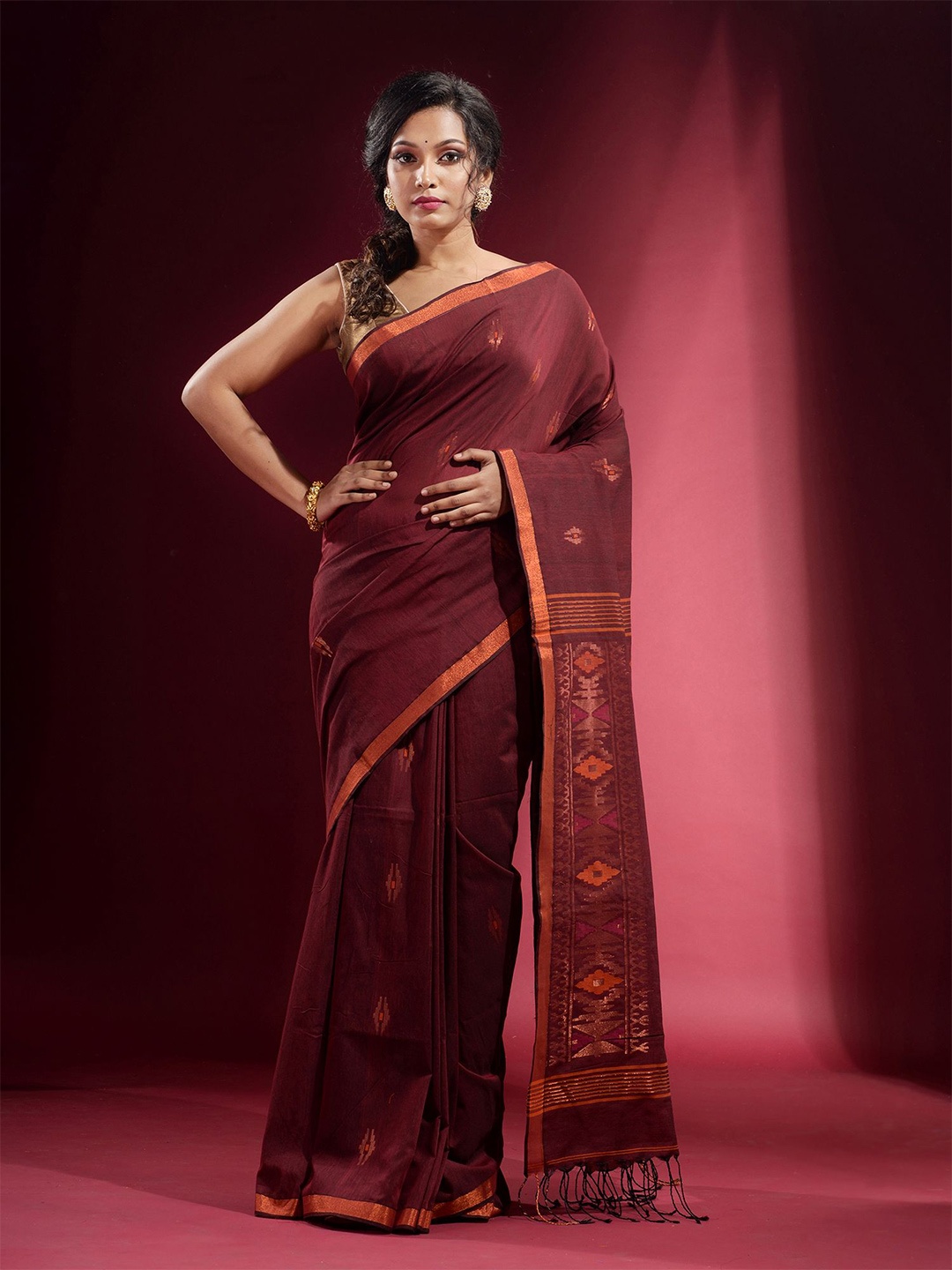 

Charukriti Brown & Gold-Toned Woven Design Zari Pure Cotton Saree