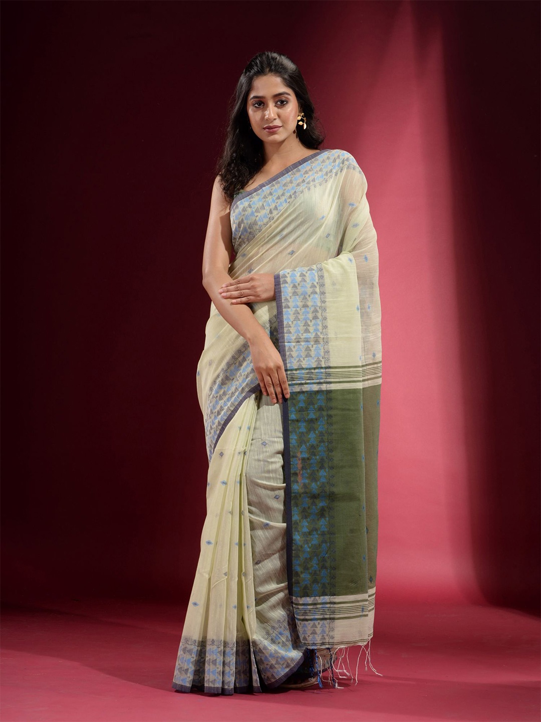 

Charukriti Cream-Coloured & Olive Green Woven Design Pure Cotton Saree