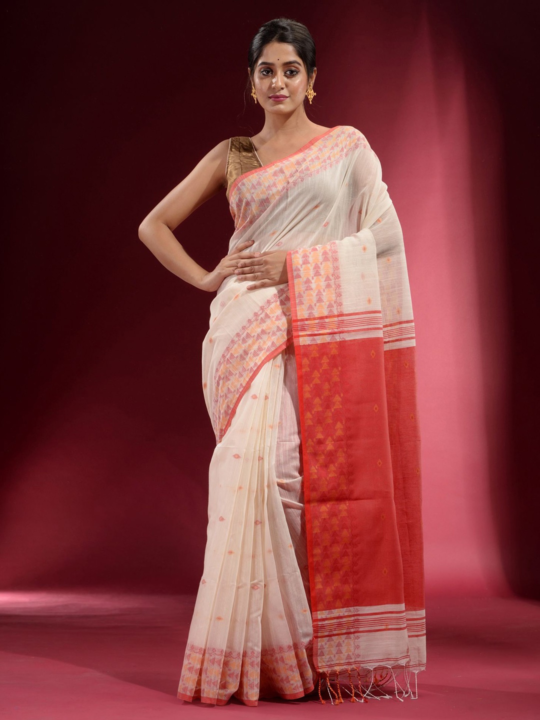 

Charukriti Off White & Red Woven Design Pure Cotton Saree