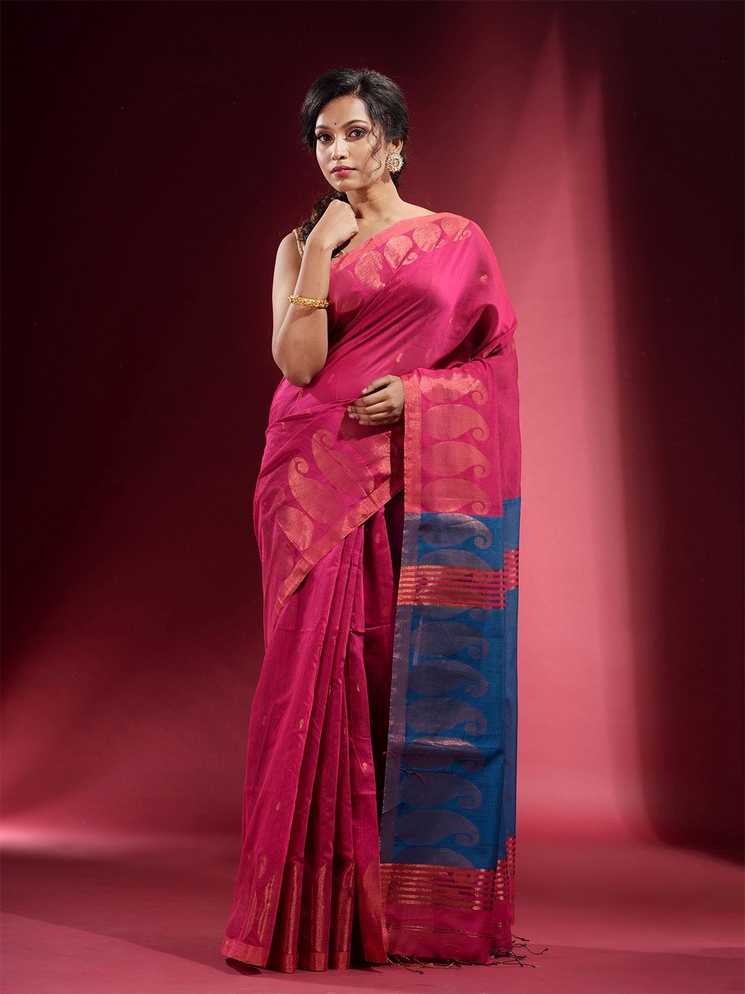 

Charukriti Woven Design Zari Saree, Pink