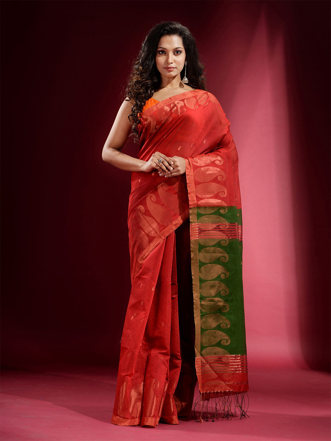 

Charukriti Ethnic Paisley Saree, Red