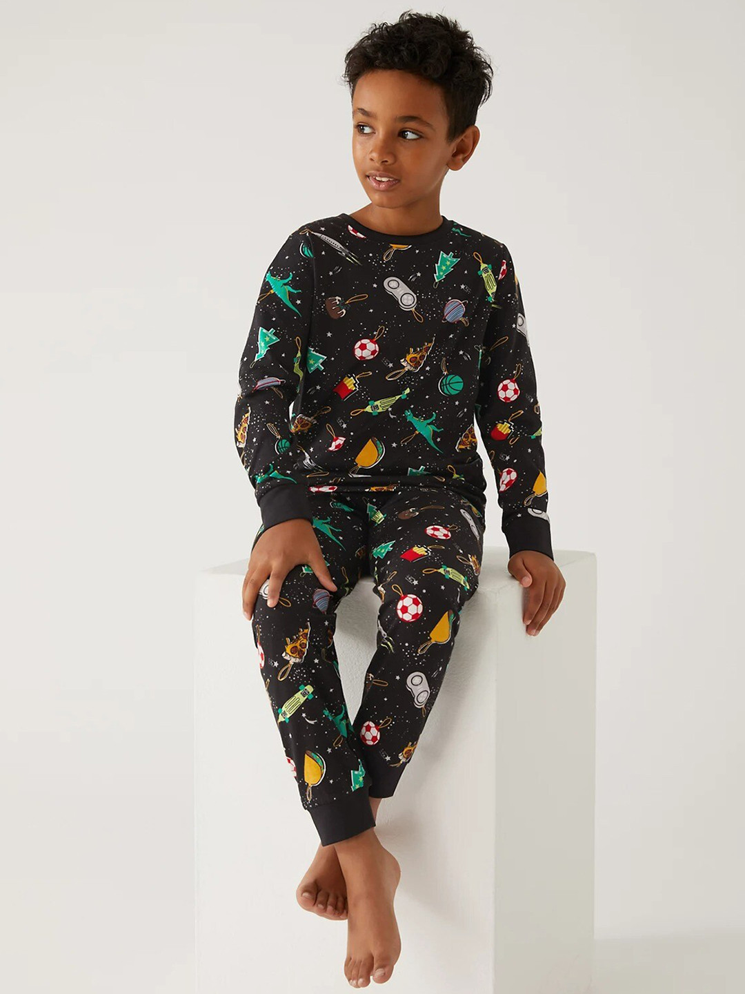 

Marks & Spencer Boys Black & Green Printed Cotton Night suit