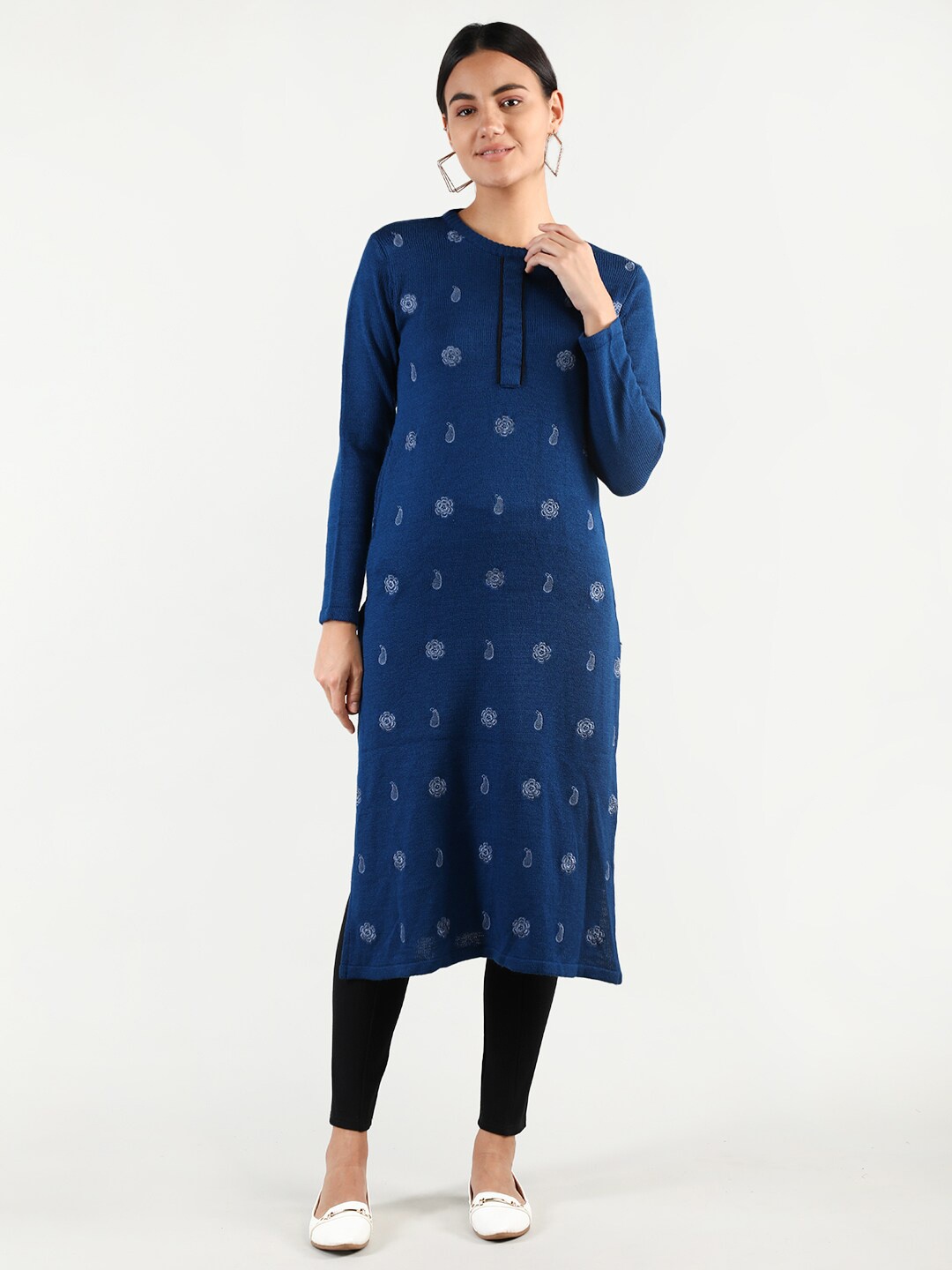 

HANG N HOLD Women Blue Floral Embroidered Kurta