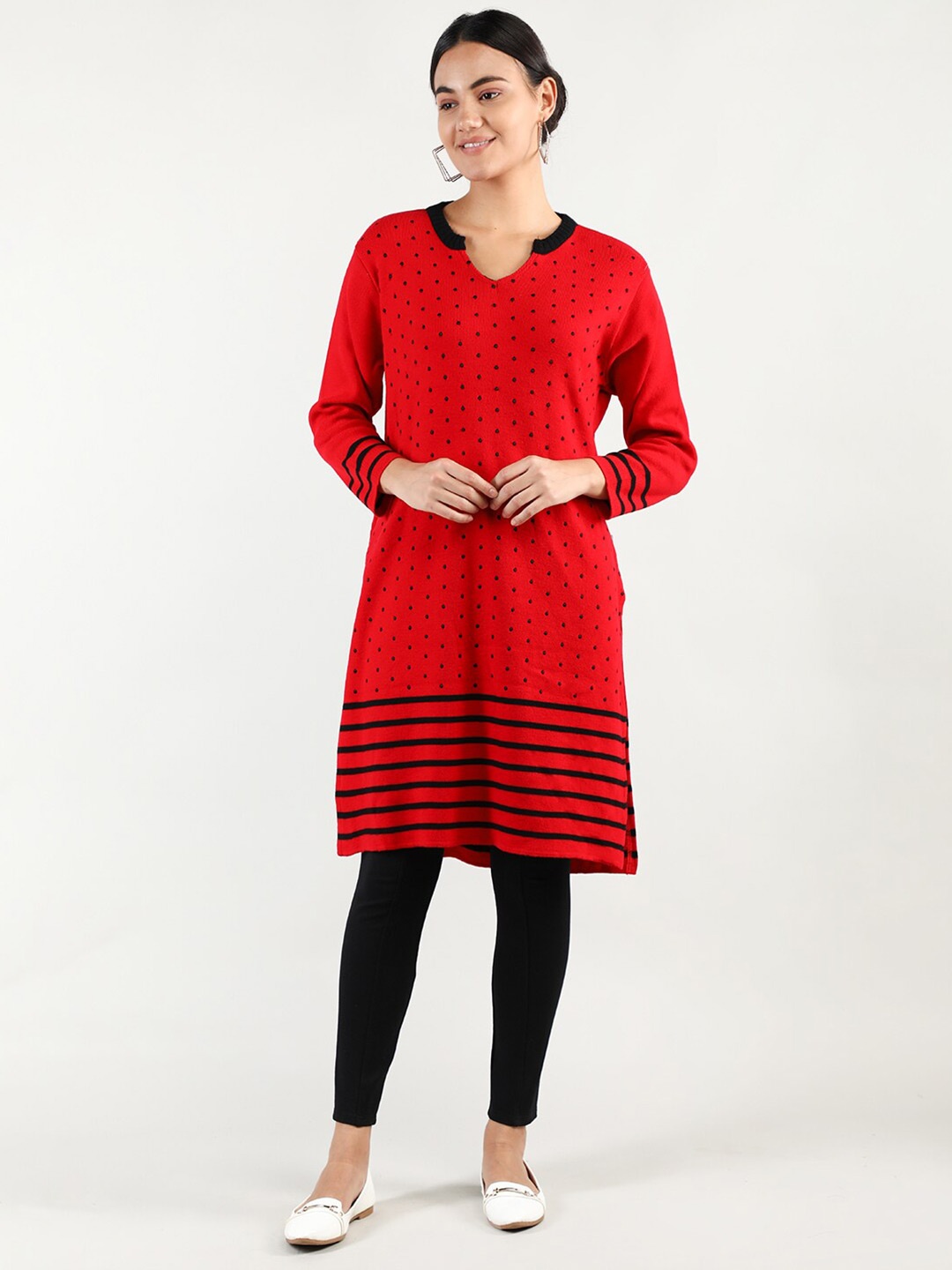 

HANG N HOLD Women Red & Black Printed Kurta