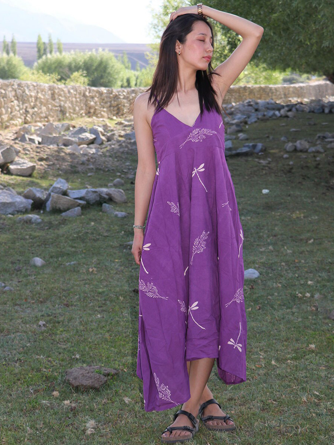 

Chidiyaa Women Violet & Off White Floral A-Line Maxi Cotton Dress
