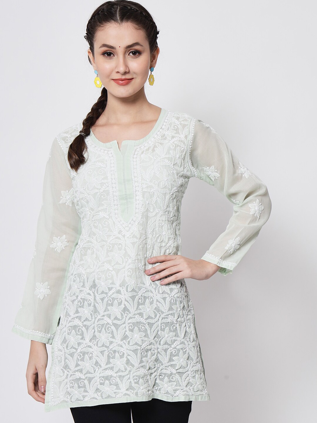 

PARAMOUNT CHIKAN Green Paisley Embroidered Chikankari Pure Cotton Kurti