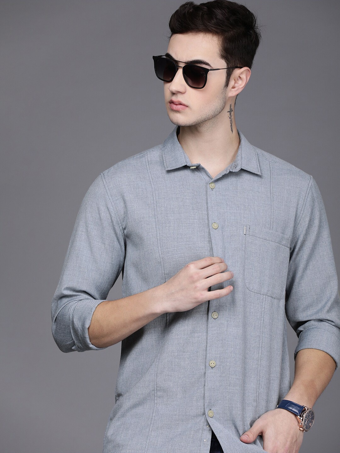 

Voi Jeans Men Grey Slim Fit Cotton Casual Shirt