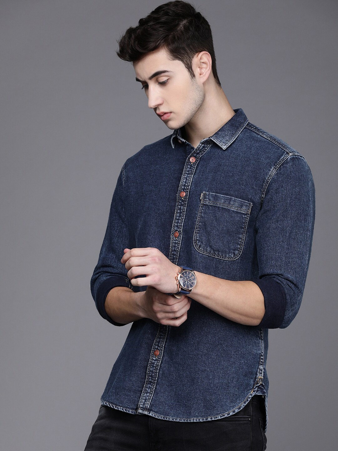 

Voi Jeans Men Slim Fit Faded Faded Cotton Casual Shirt, Blue