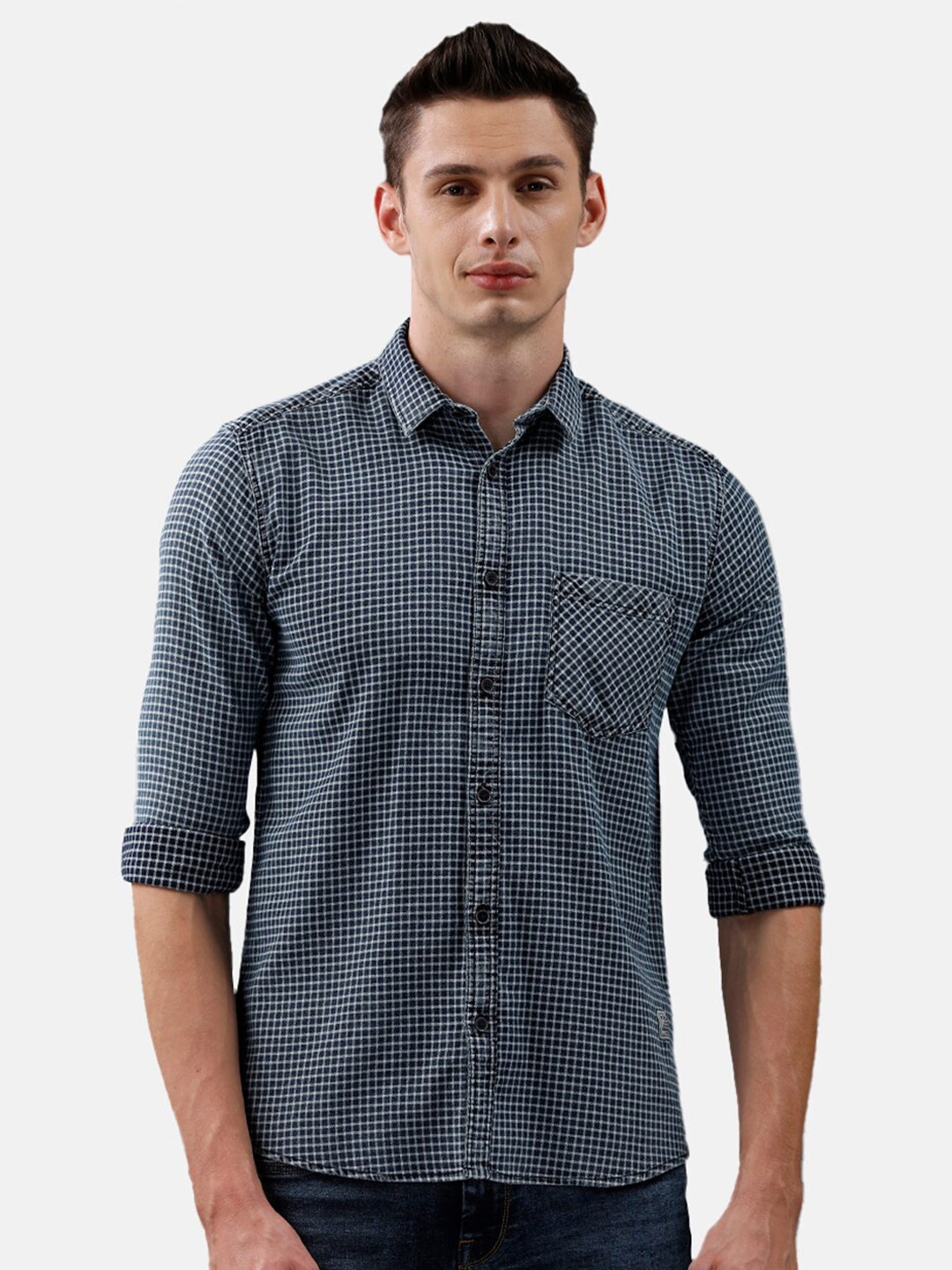 

Voi Jeans Men Blue Slim Fit Checked Cotton Casual Shirt