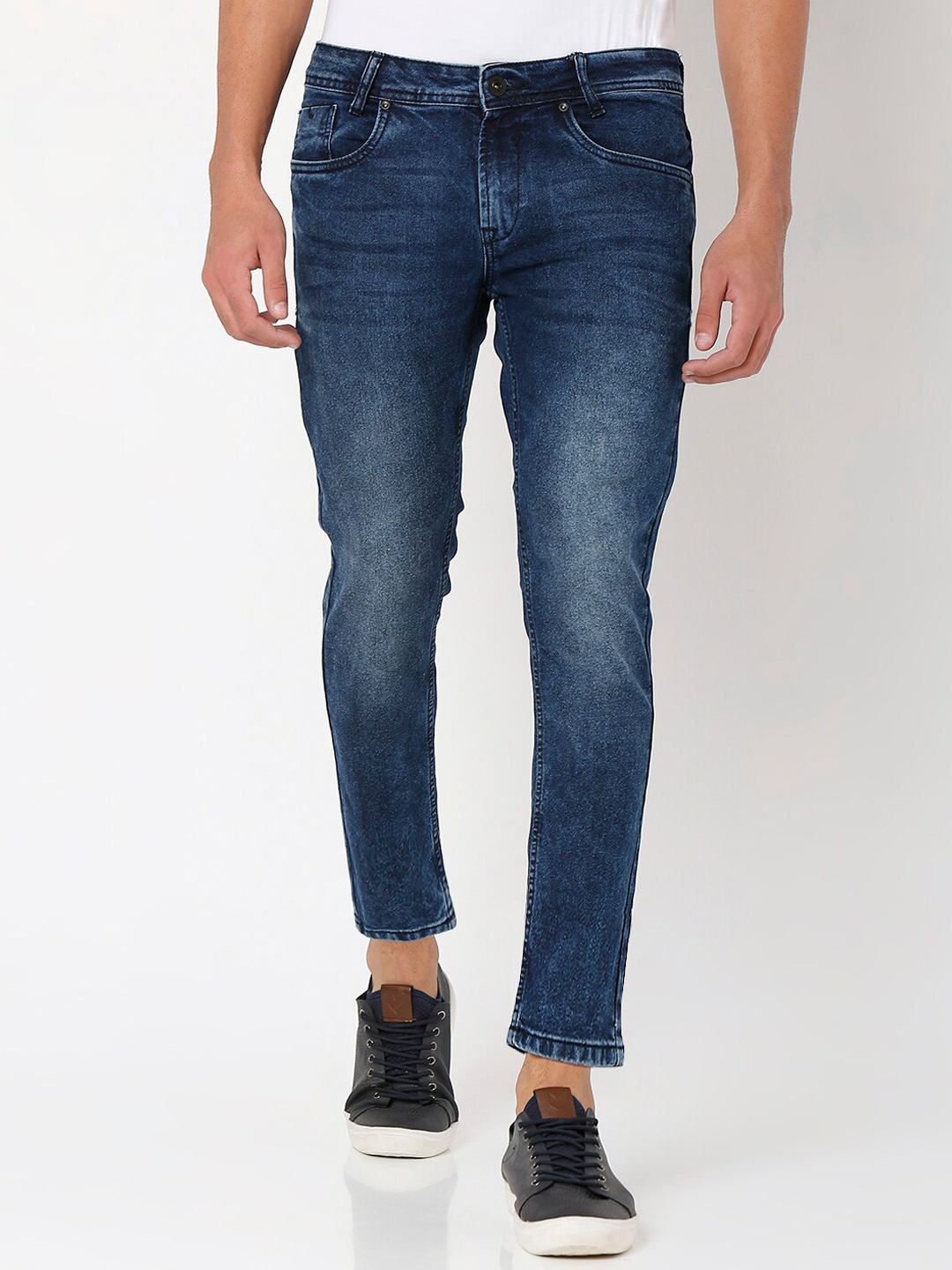 

Mufti Men Blue Slim Fit Heavy Fade Stretchable Jeans