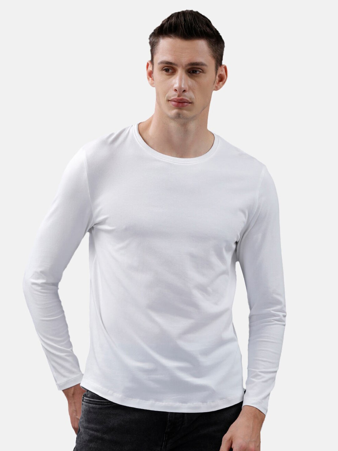 

Voi Jeans Men White Solid Slim Fit Cotton T-shirt