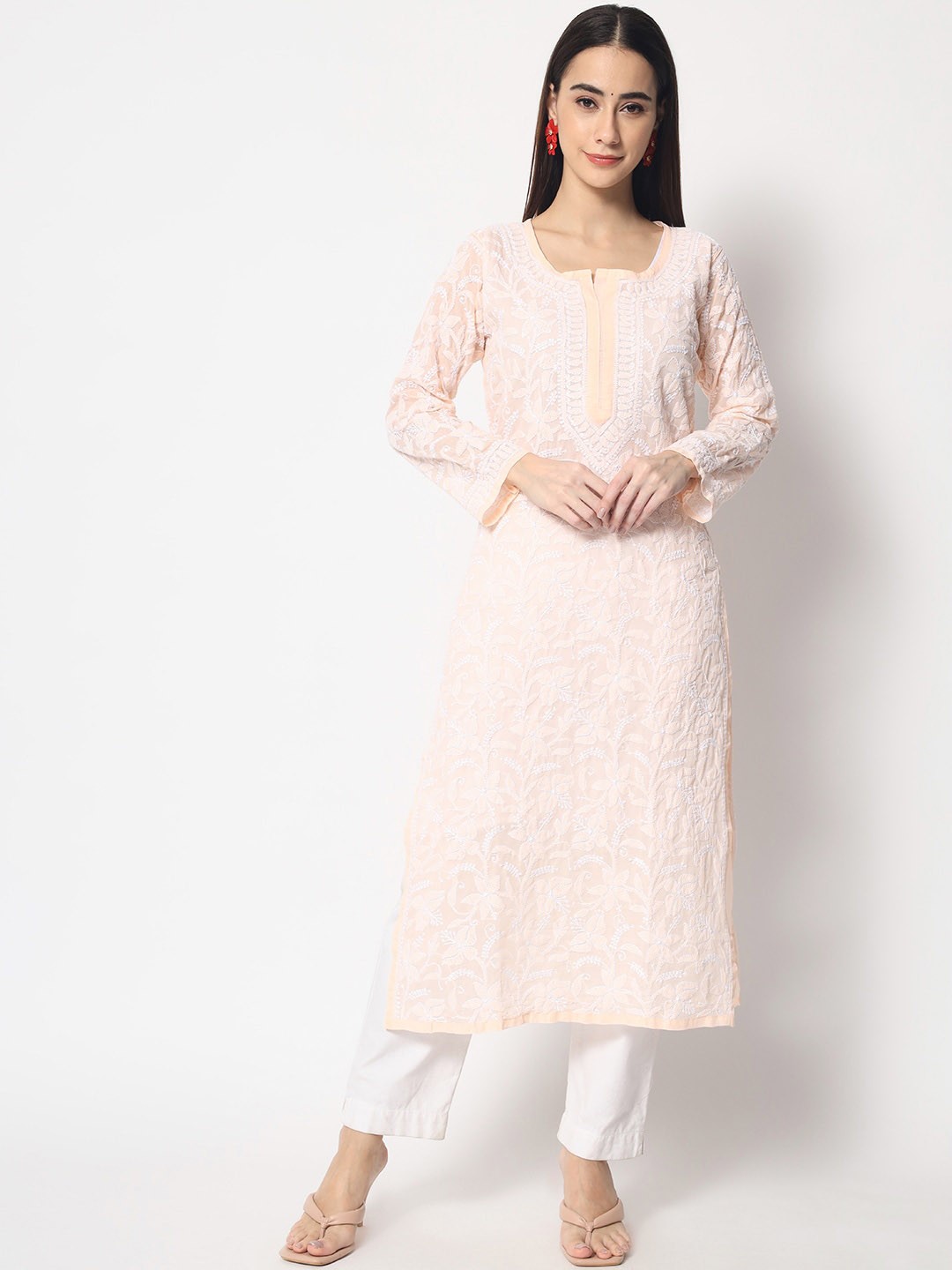 

PARAMOUNT CHIKAN Women Peach-Coloured Ethnic Motifs Chikankari Floral Cotton Kurta