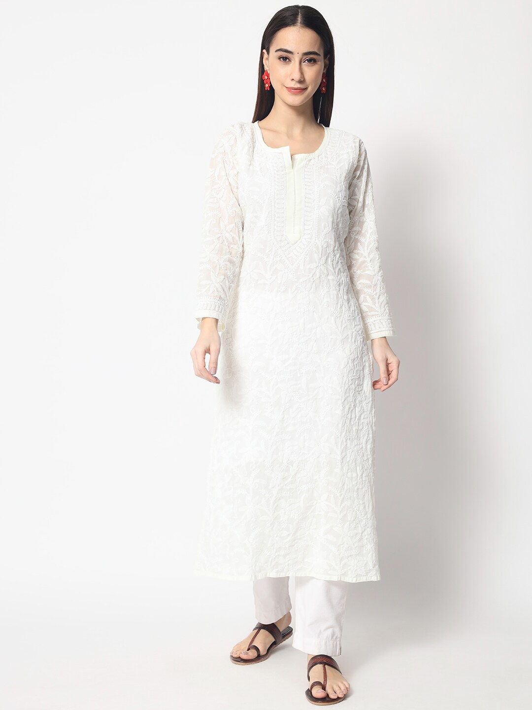 

PARAMOUNT CHIKAN Women Cream-Coloured Ethnic Motifs Chikankari Straight Kurta