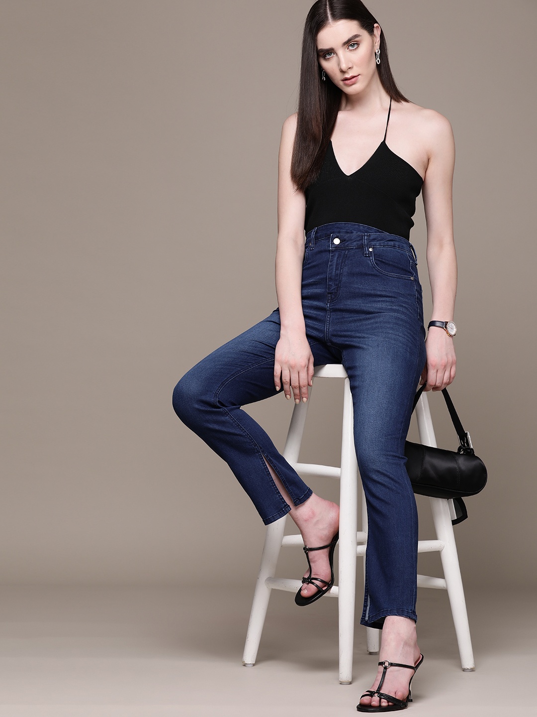 

bebe Women Denim Daze Straight Fit Mid-Rise Light Fade Stretchable Jeans, Navy blue
