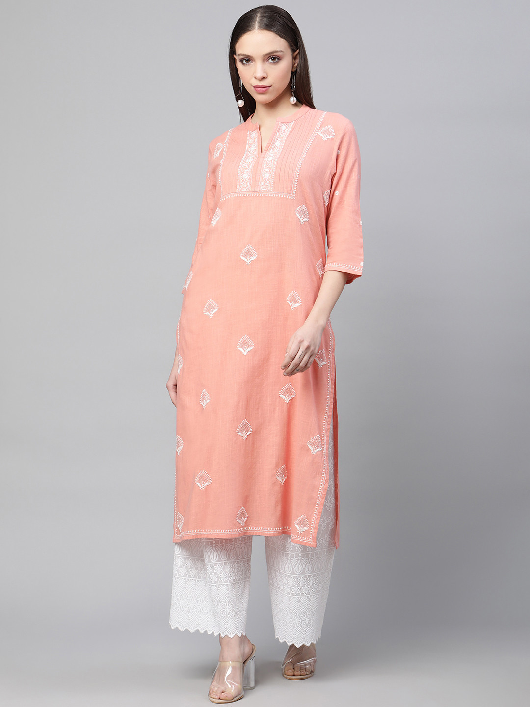 

akheri Women Floral Embroidered Chikankari Jaali Buttas Pure Cotton Kurta, Peach
