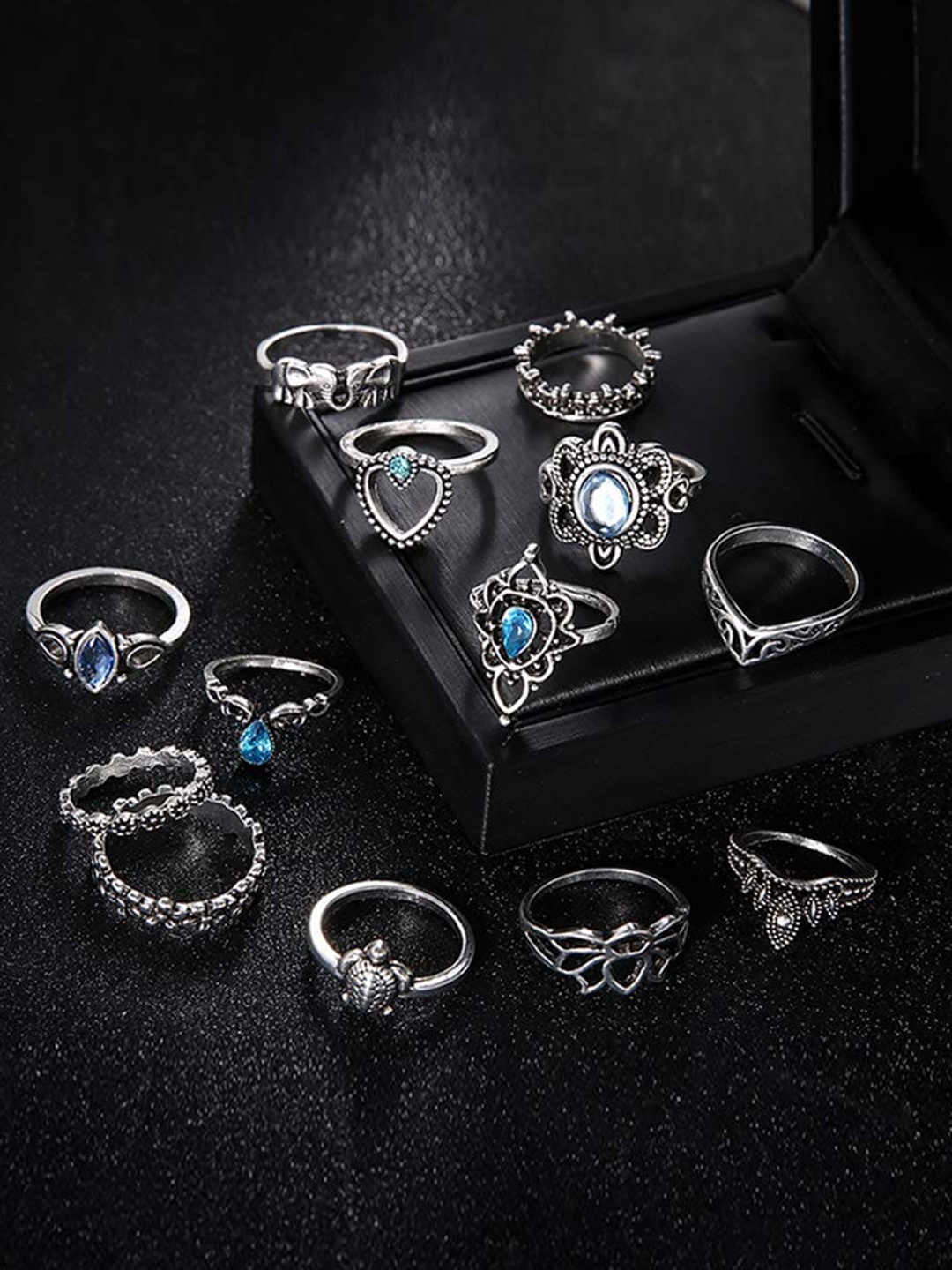 

Fashion Frill Set Of 13 Silver-Plated Blue Floral Finger Ring