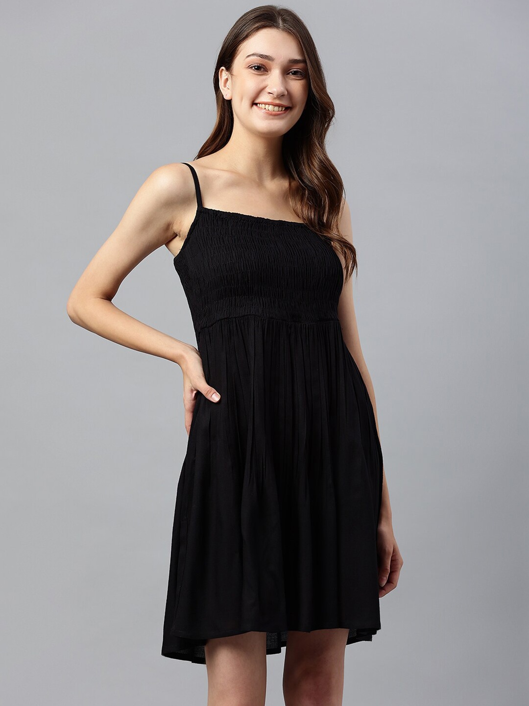 

SHINOY Black Off-Shoulder Dress