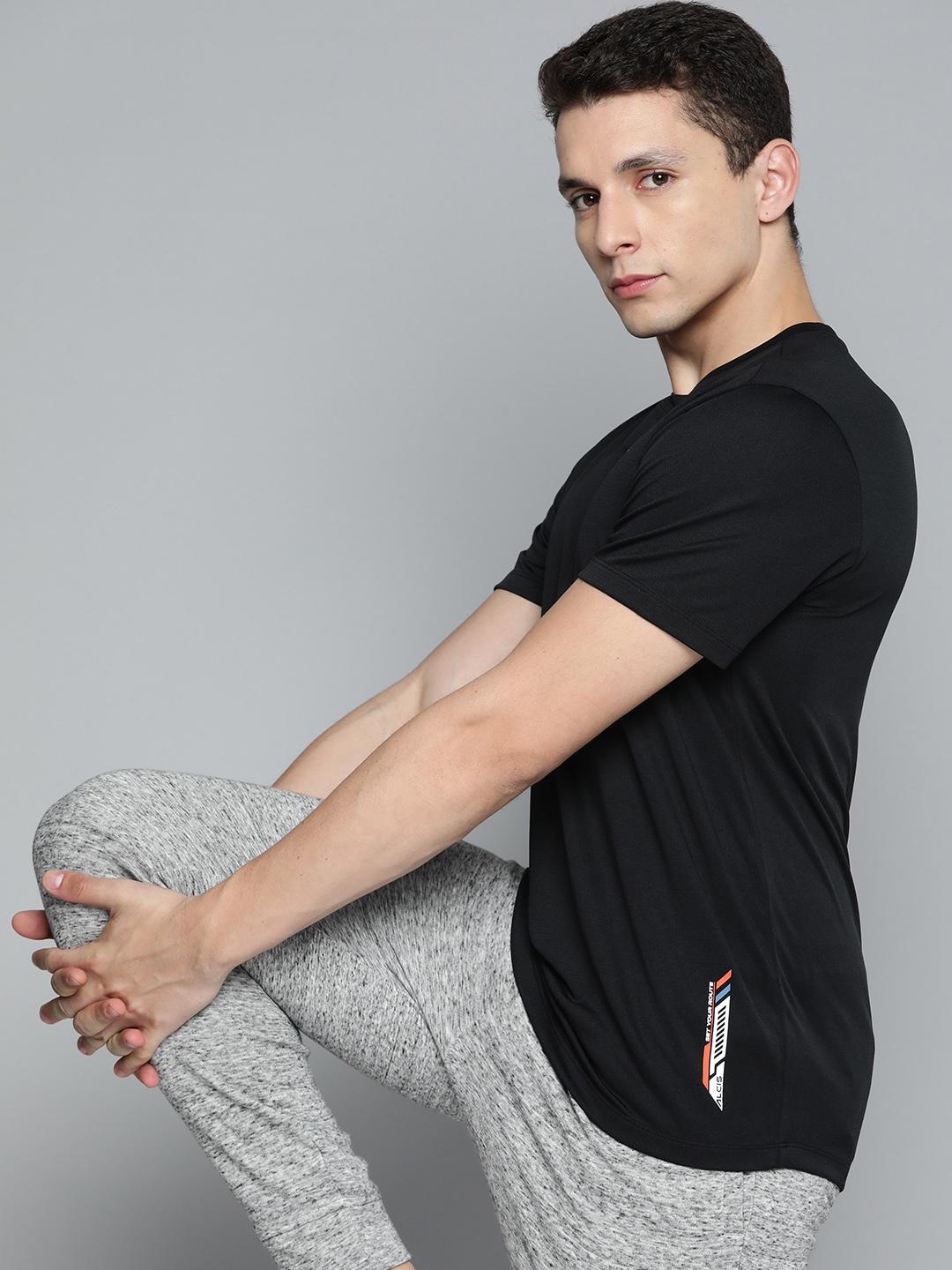 

Alcis Men Black Brand Logo Printed Slim Fit T-shirt